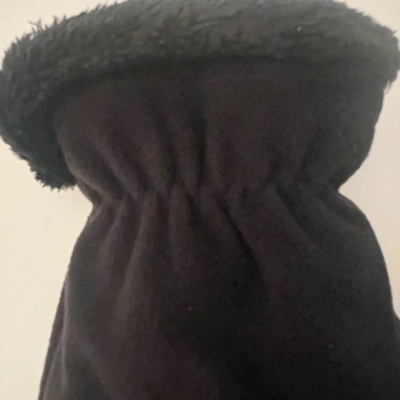 ISOTONER WOMEN’S STRETCH FLEECE GLOVES W/MICROLUXE LINING  SIZE SMALL. BLACK - Picture 10 of 11